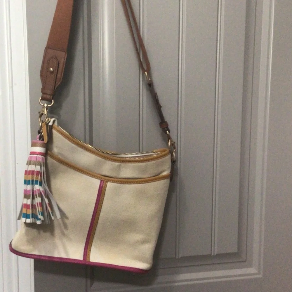 ANTONIO MELANI Cream Crossbody with Pink Trim and Brown nice well taken care